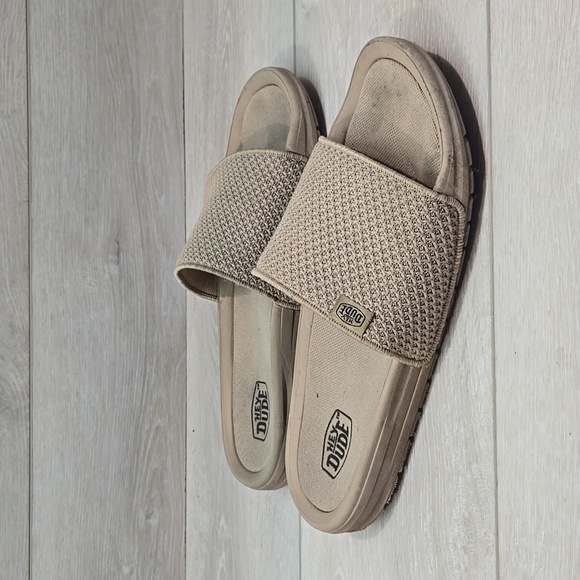 Hey Dude Womens Sandals Flip Flop Slide shoes sz 9 - Picture 1 of 10